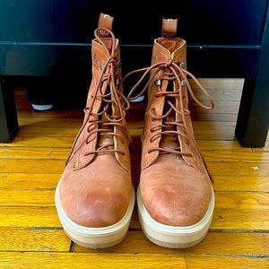 Sorel womens Hi-Line Boot size 7
